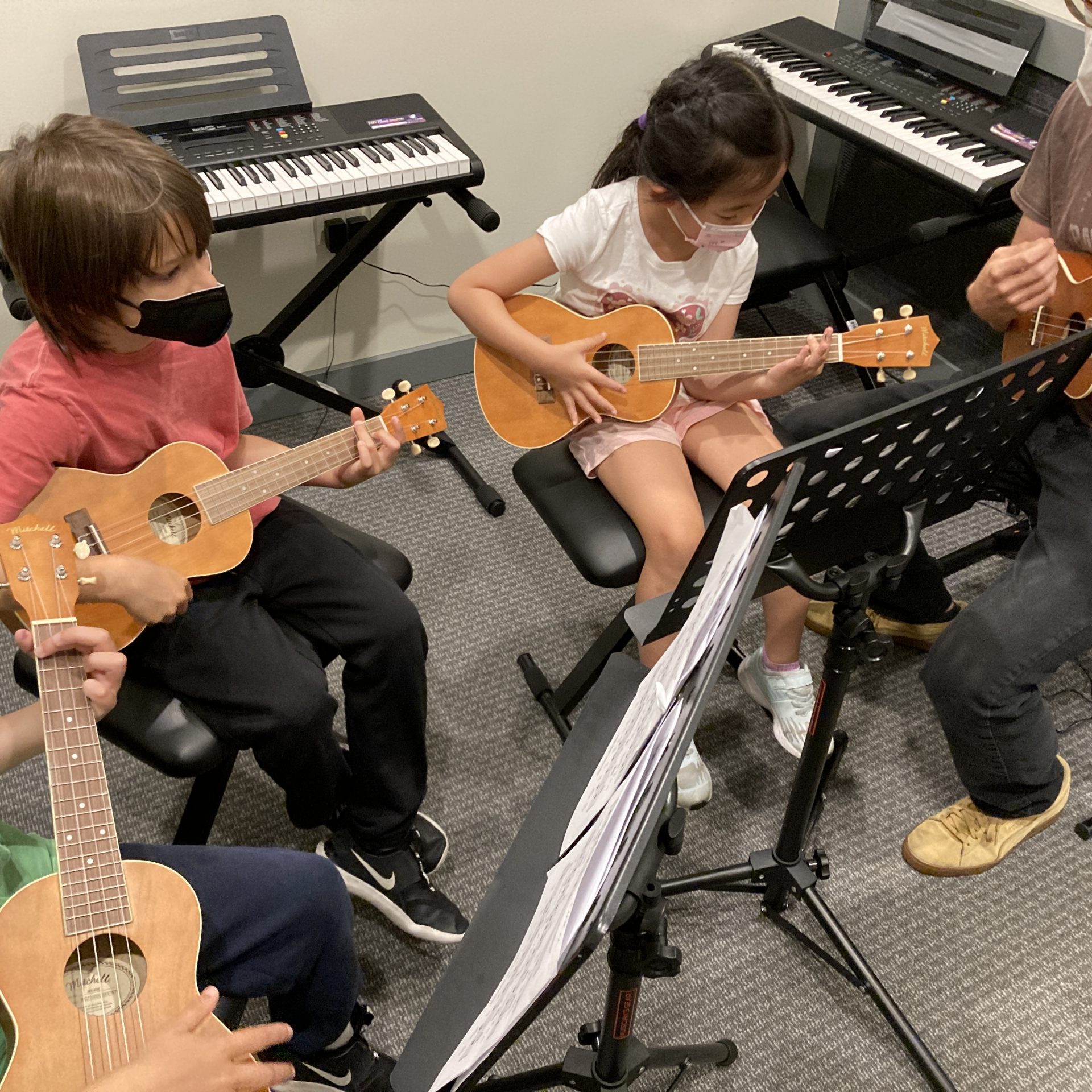group ukulele class for kids